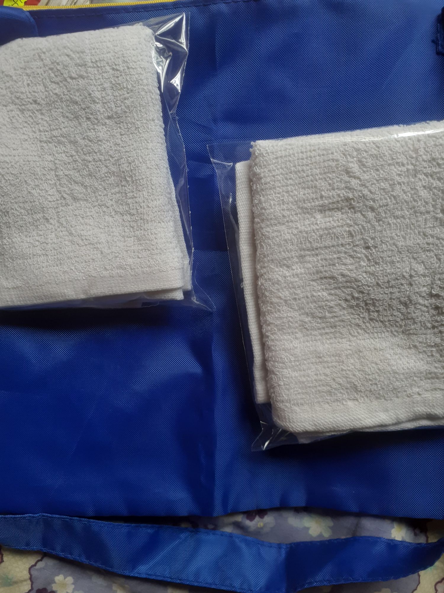 ছোট সাদা রঙের নরম রুমাল বা পকেট রুমাল (2 পিস) - towel.