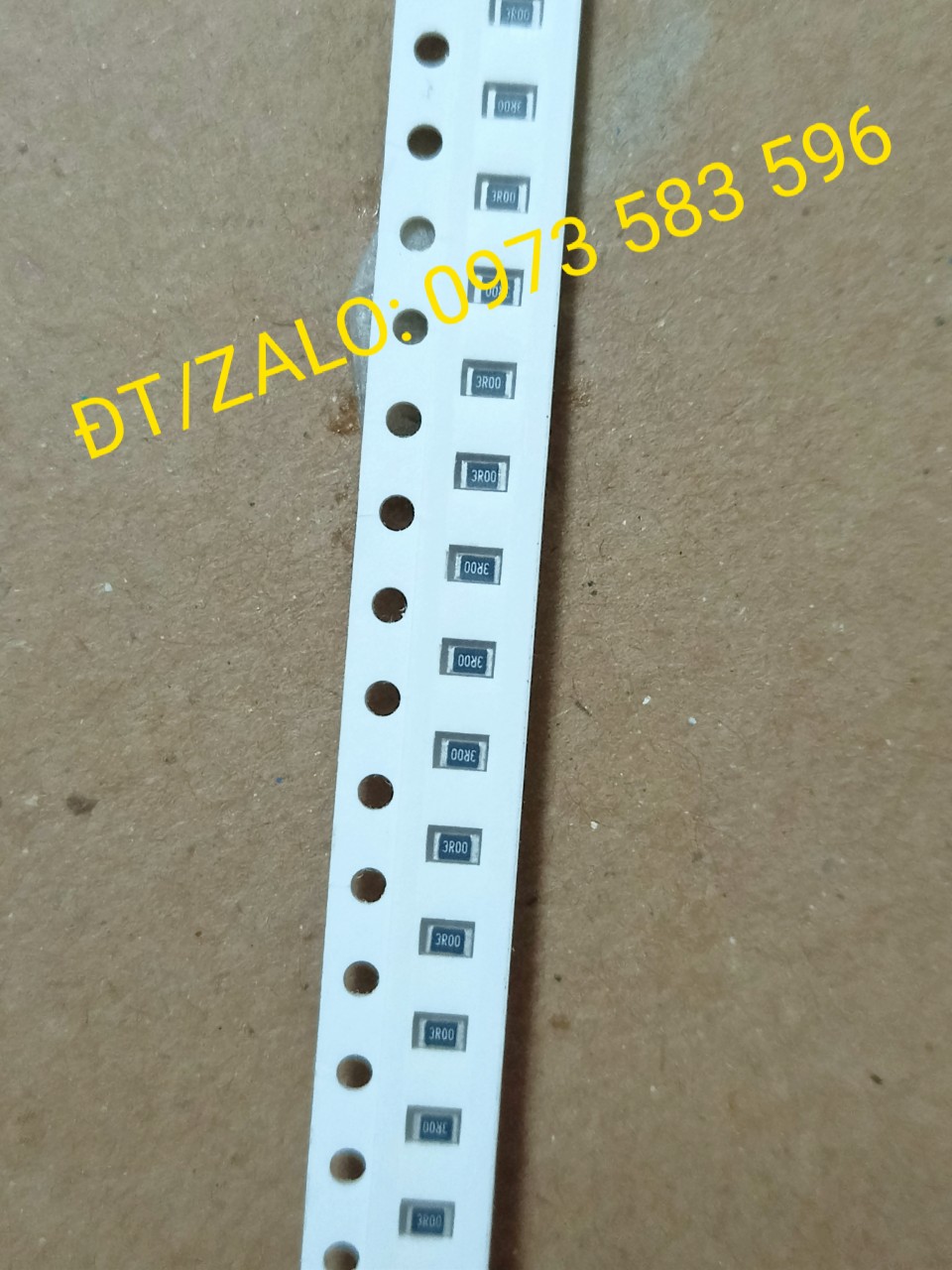 Điện Trở Dán 3R00 3Ω 0805 1/8W (100 con/Túi)