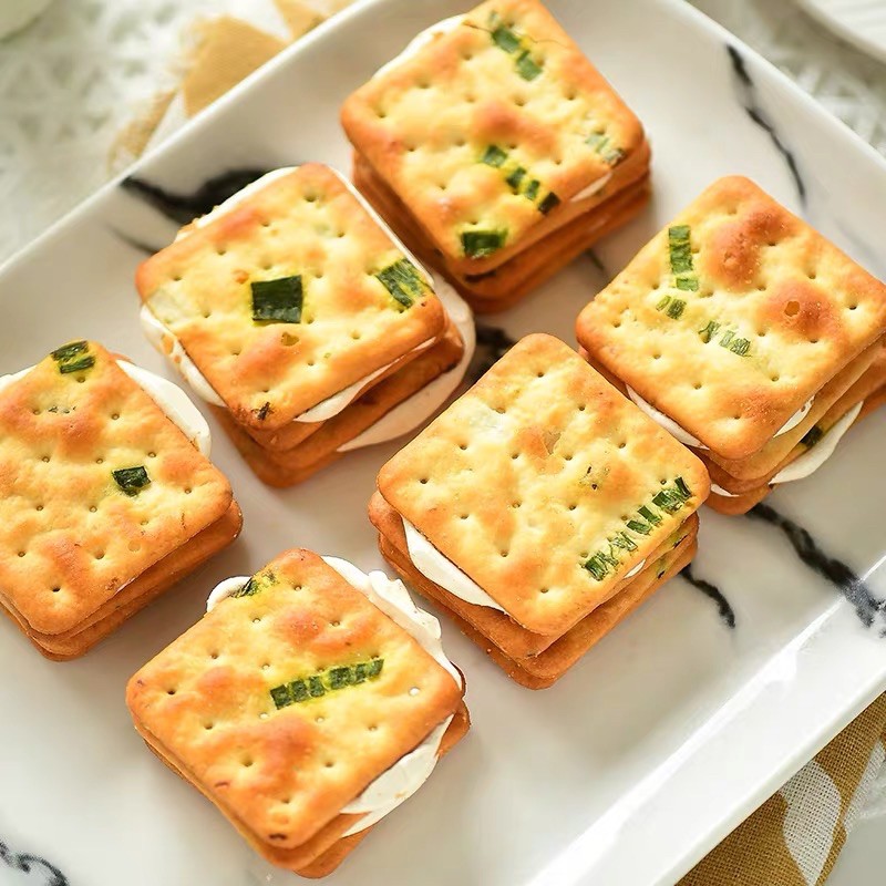 Bánh quy hành kẹp phô mai 200g