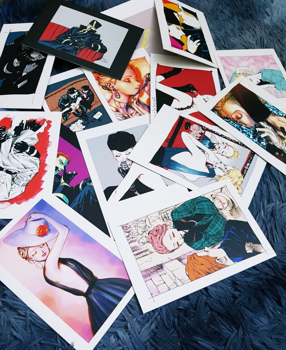 Postcard Veil bản siêu đặc biệt + postcard kẹp sách (tặng sticker)