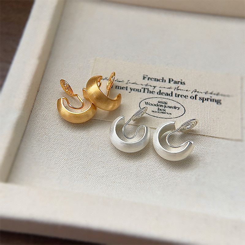 New%202025%20Retro%20Gold%20Frosted%20C%20Shape%20Ear%20Clip%20Earrings%20for%20Women%20Trendy%20Jewelry%20Accessories%20-%20Image%202