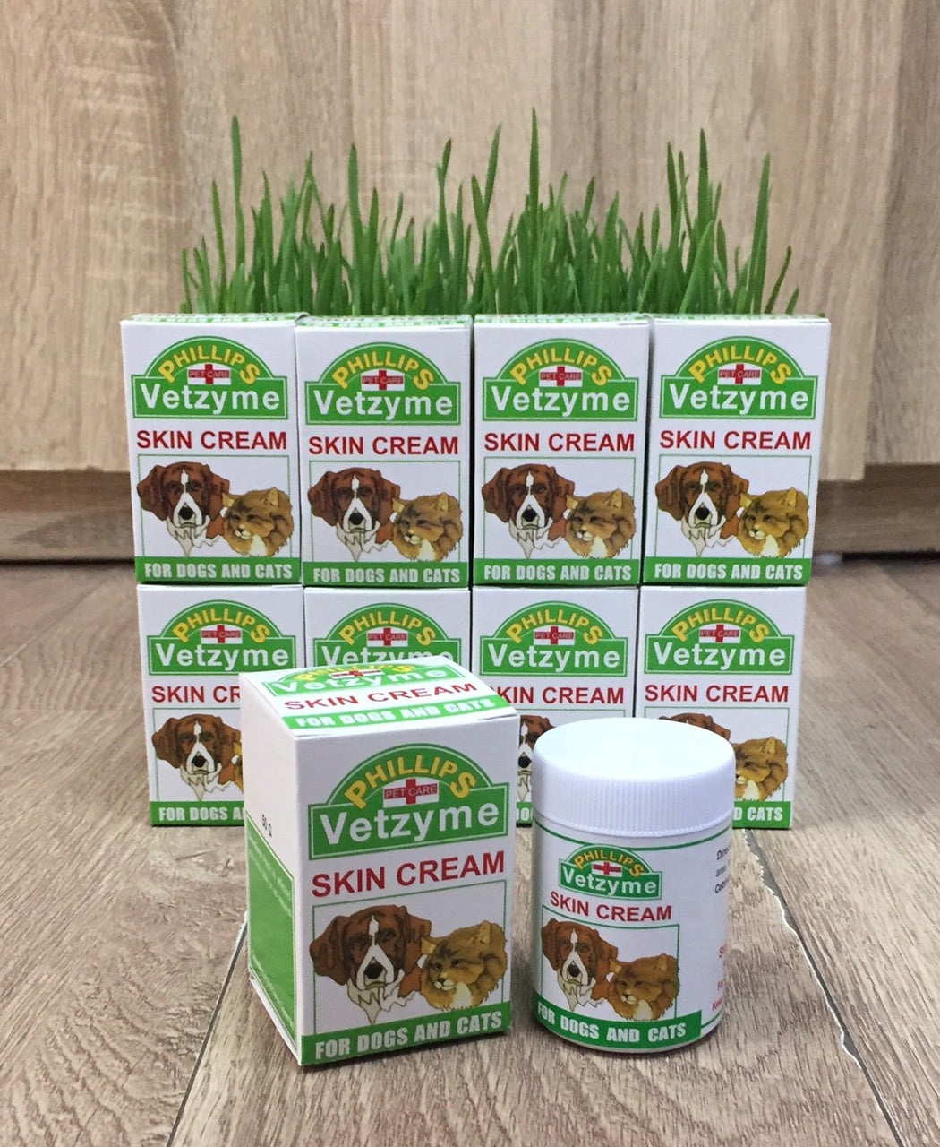 Kem mỡ vetzyme skin cream bôi viêm,nấm da trên chó mèo hộp 50g