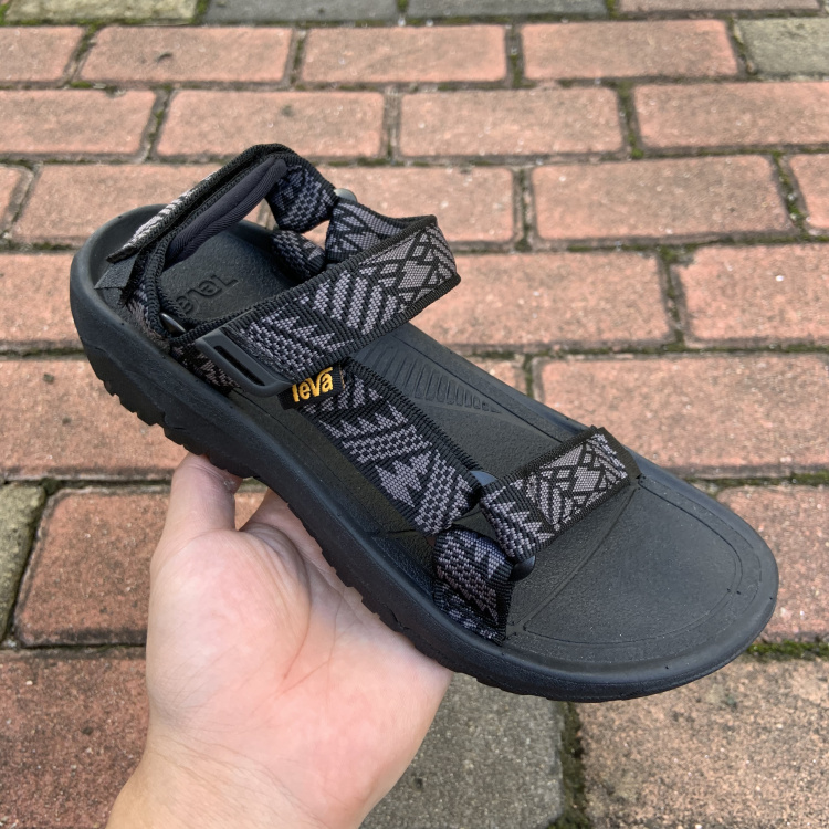 teva hurricane xlt2 boomerang black