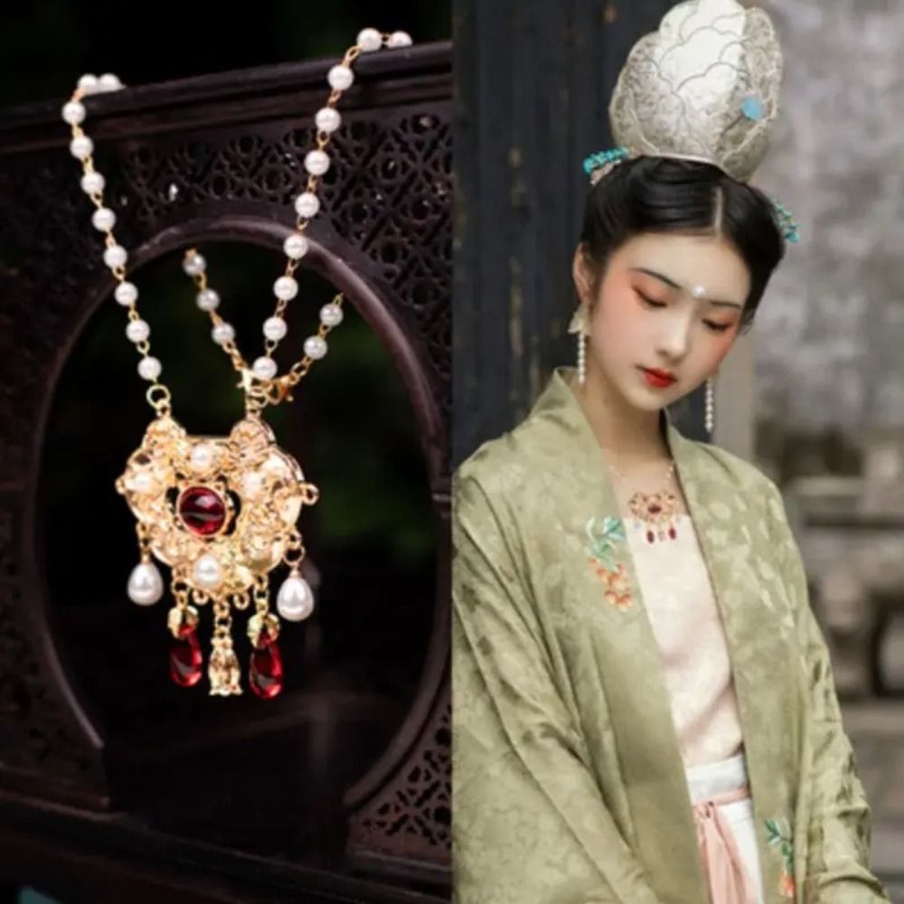 Elegant%20Chain%20Choker%20Vintage%20Hanfu%20Necklace%20Flower%20Collar%20Longevity%20Lock%20Pendant%20Chinese%20Style%20Tang%20Dynasty%20Ruyi%20Choker%20Girls%20-%20Image%205
