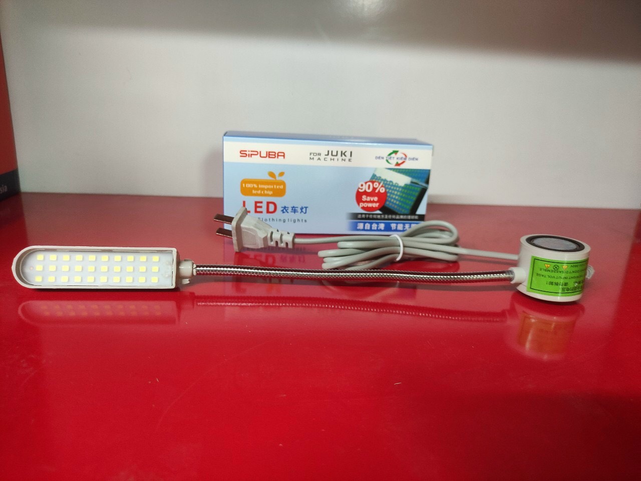 Đèn LED máy may 30 bóng có nam châm bóng chìm