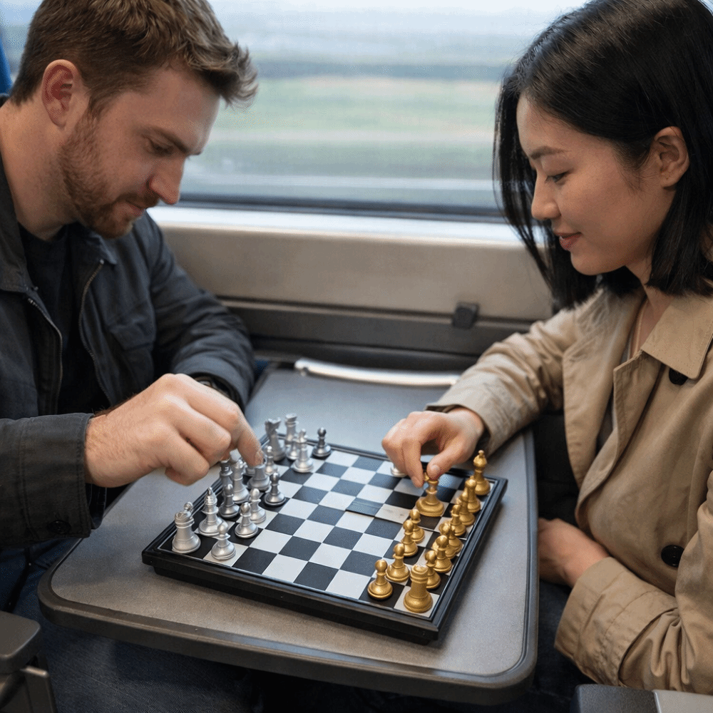 Pocket Size Mini Chess Set Magnetic Pieces Table Games Magnetic Chess Folded Design Board Game Competition Use.