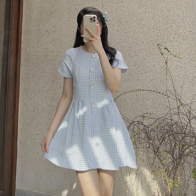 Đầm tweed phối nút