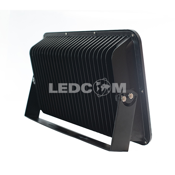 Đèn pha cốc 400W LEDCOM chiếu xa siêu sáng ngoài trời