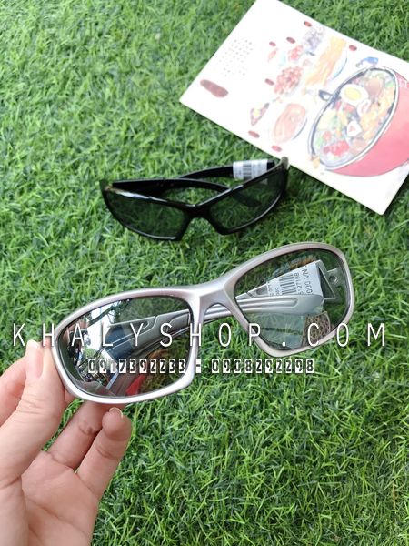 Mắt kính mát gọng ôm 2 màu siêu ngầu cho bé trai