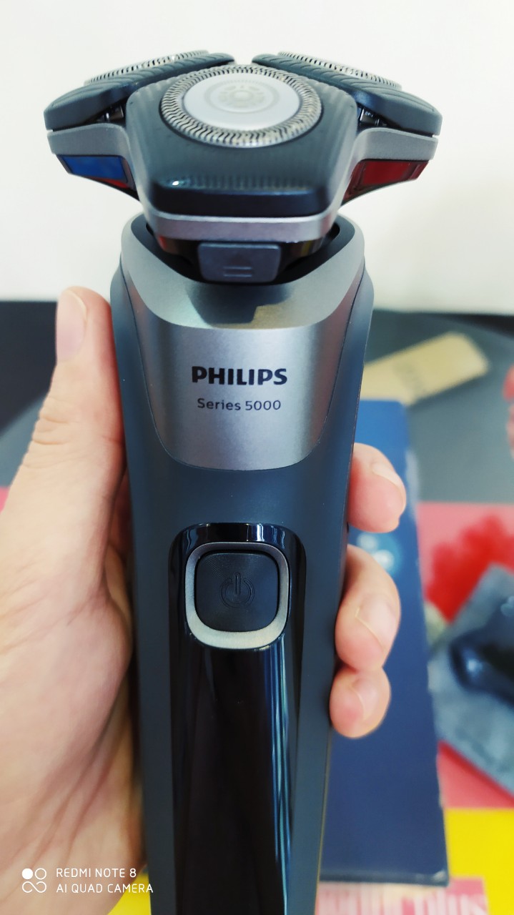 Máy cạo râu Philips S5587/10 Dòng 5000 màn hình LED