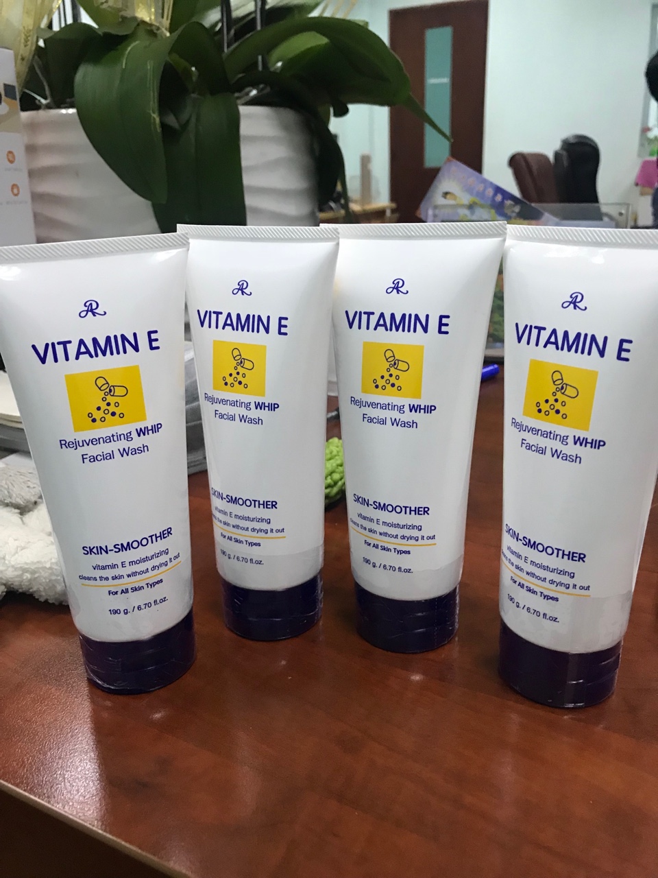 Sữa rửa mặt Vitamin E Thái Lan