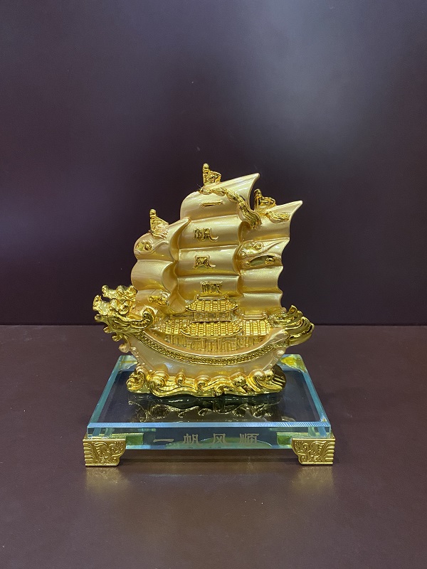 Thuyền buồm phong thủy nhất phàm phong thuận