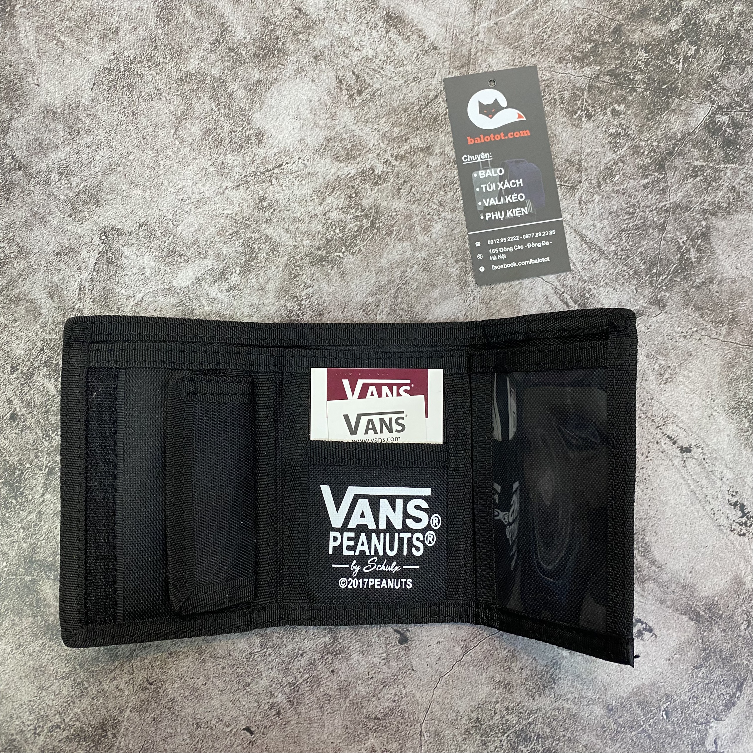 Ví x Peanuts Slipped Black Wallet