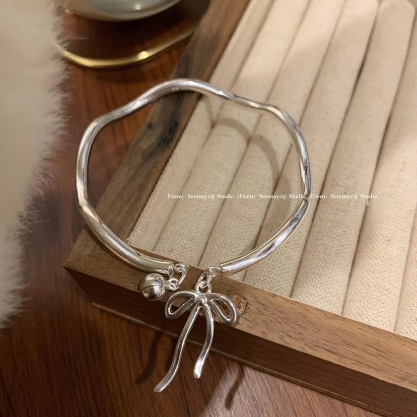 17km thanh lịch chuông nhỏ gắn nơ Bangle sóng bạc mở điều chỉnh Vòng Tay Nữ phụ kiện trang sức