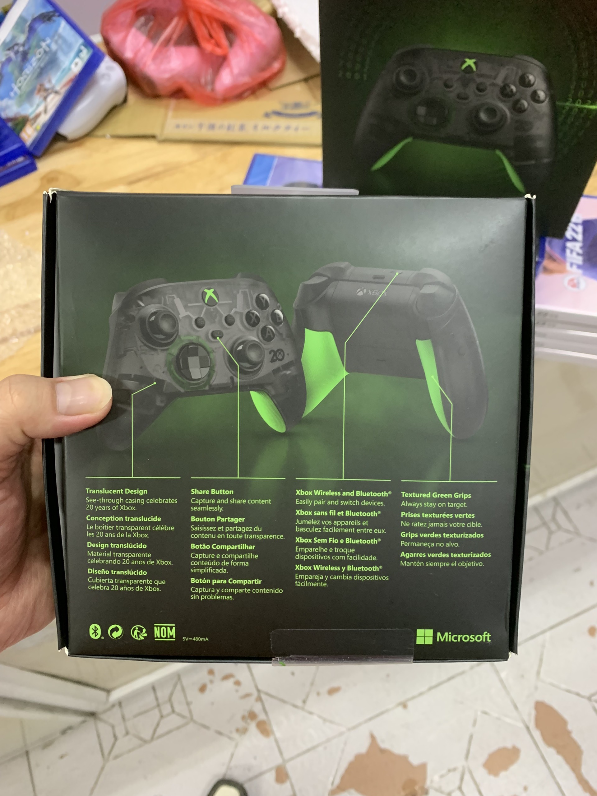 Tay cầm Xbox One X Wireless Controller Series phiên bản đặc biệt 20th Anniversary