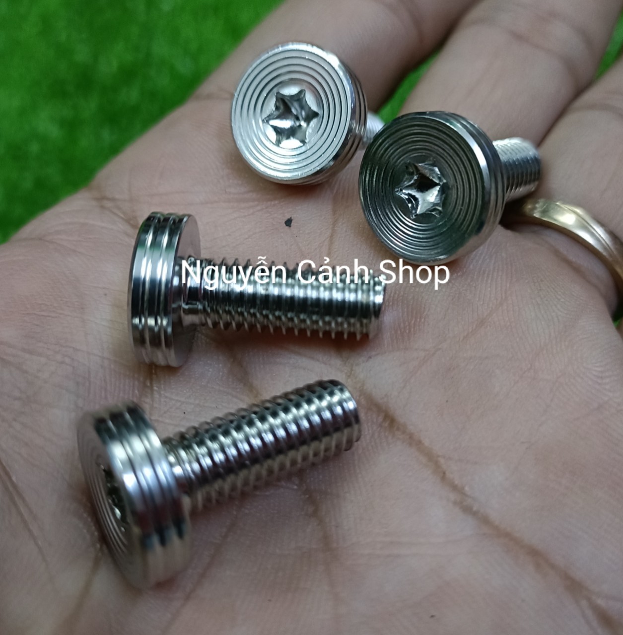 4 ốc inox 8x25 salaya mẫu xoáy ốc đĩa xe máy