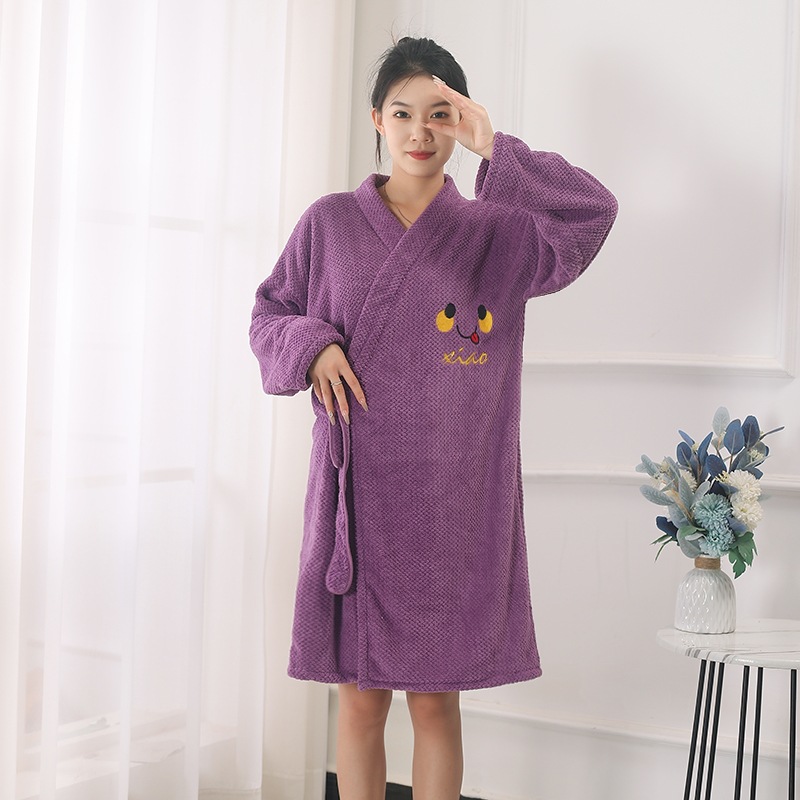 Bathrobe made of pure cotton, suitable for adults in autumn and winter. It can be wrapped and quickly dried for bathing