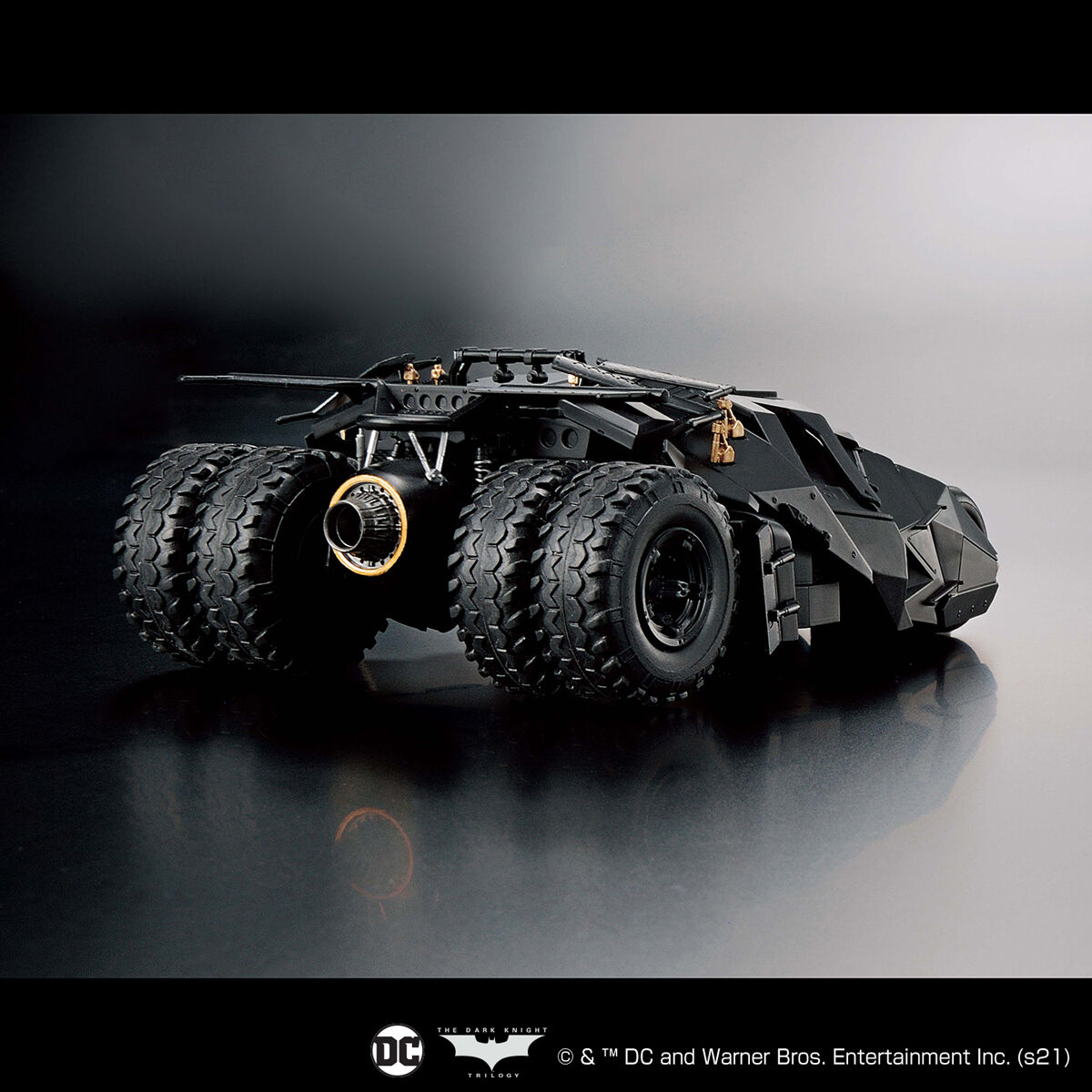 [7-11/12 VOUCHER 8%]Mô Hình Bandai 1/35 Batmobile (Batman Begins Ver) - DC Universe [MKB]