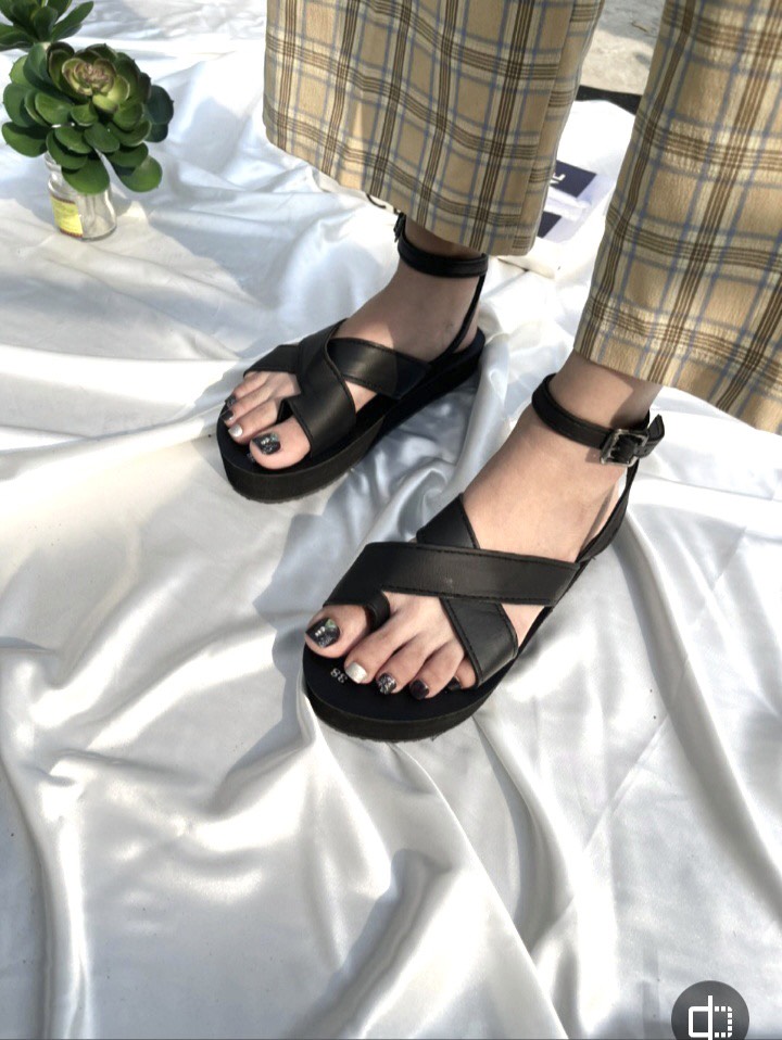 Sandal nữ quai chéo nữ