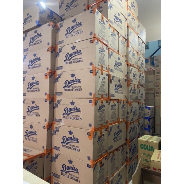 BÁNH QUY BƠ DANISA HỘP THIẾC DATE MỚI