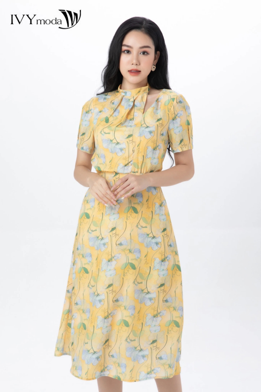 Đầm lụa Cut-Out nhấn eo IVY moda MS 48M7493