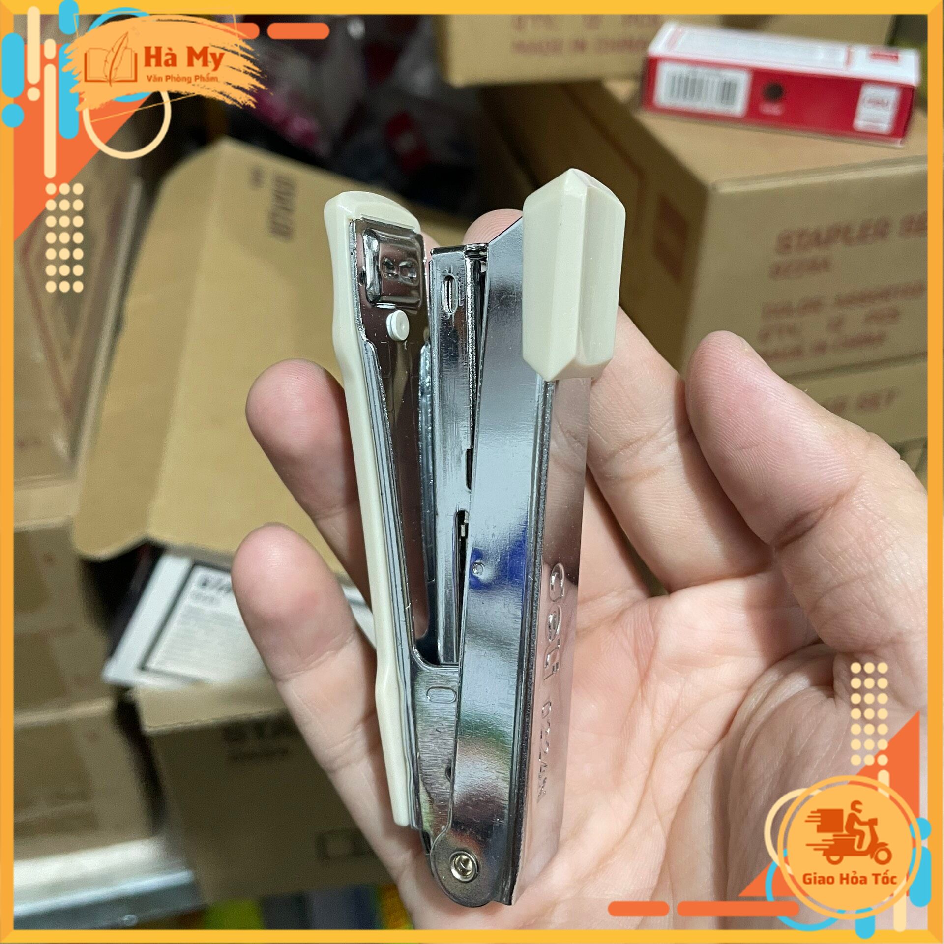 Dập Ghim Số 10 Deli E0224N - Bấm Được 12 Tờ
