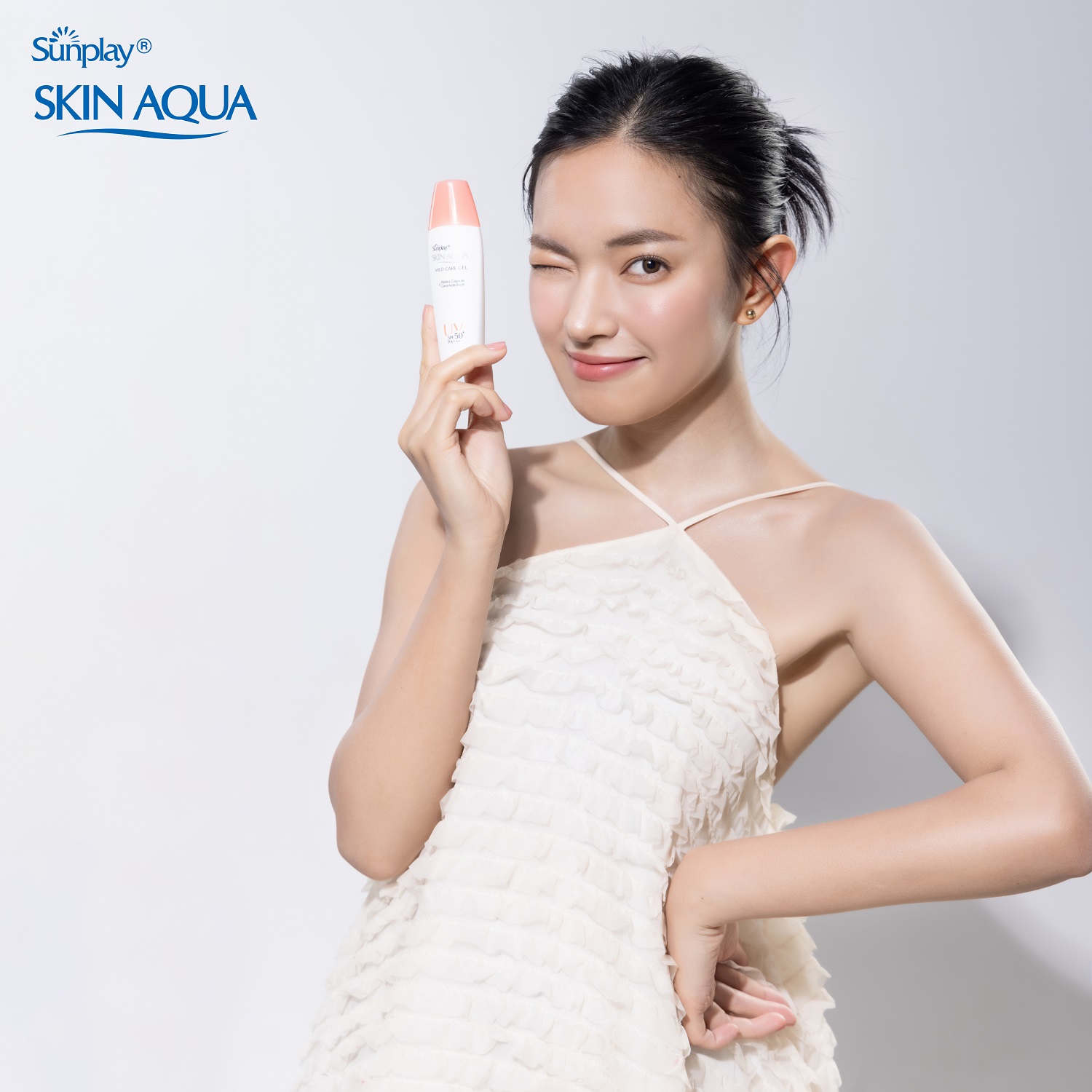 Kem chống nắng Skin Aqua cho da nhạy cảm dạng gel dùng hàng ngày Sunplay Skin Aqua Mild Care Gel SPF50+ PA+++ 25g