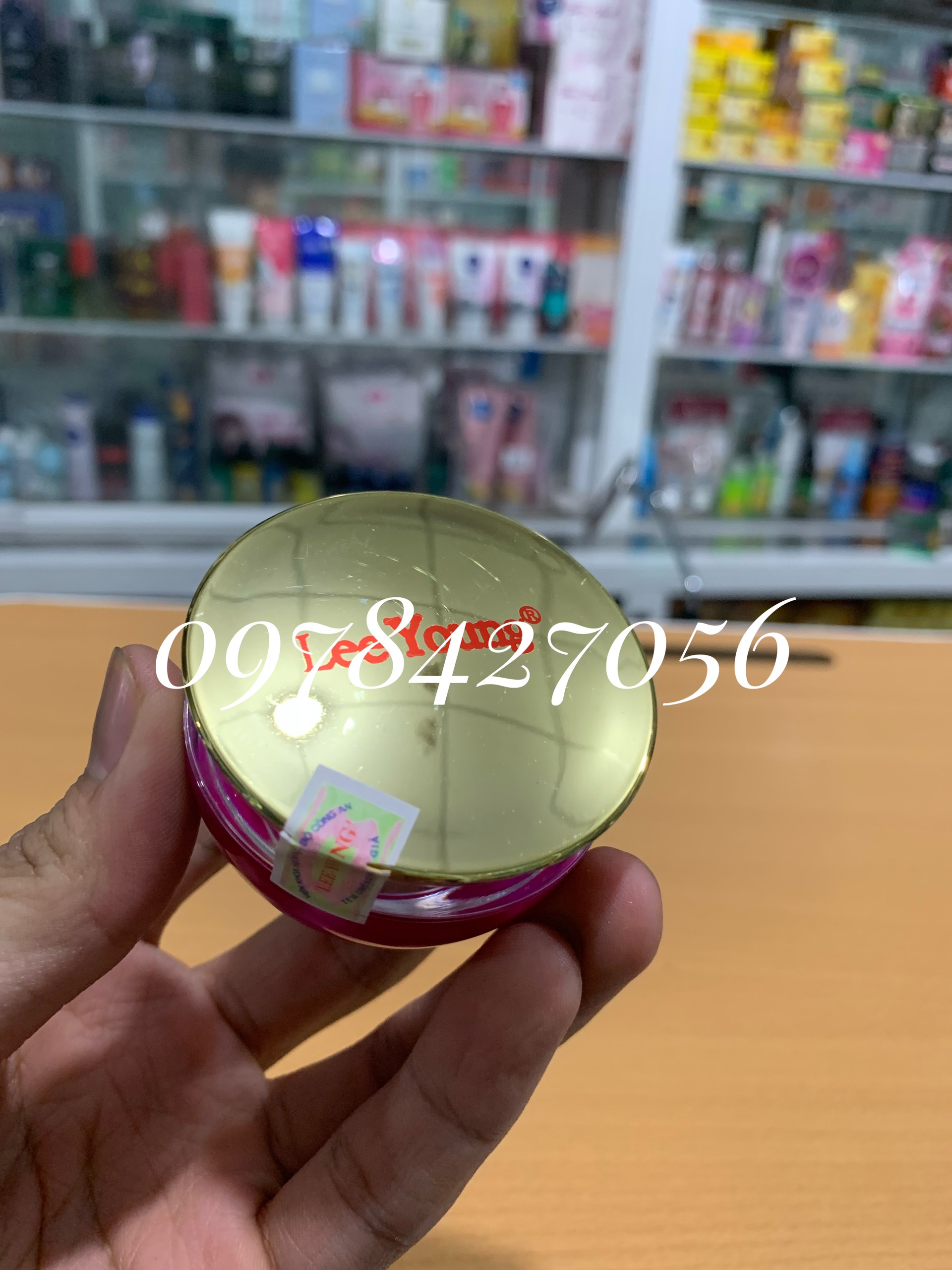 Kem Trắng Da Trị Thâm Nám Lee Young