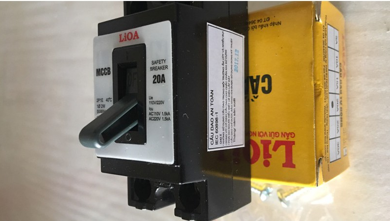 Aptomat LiOA  20A