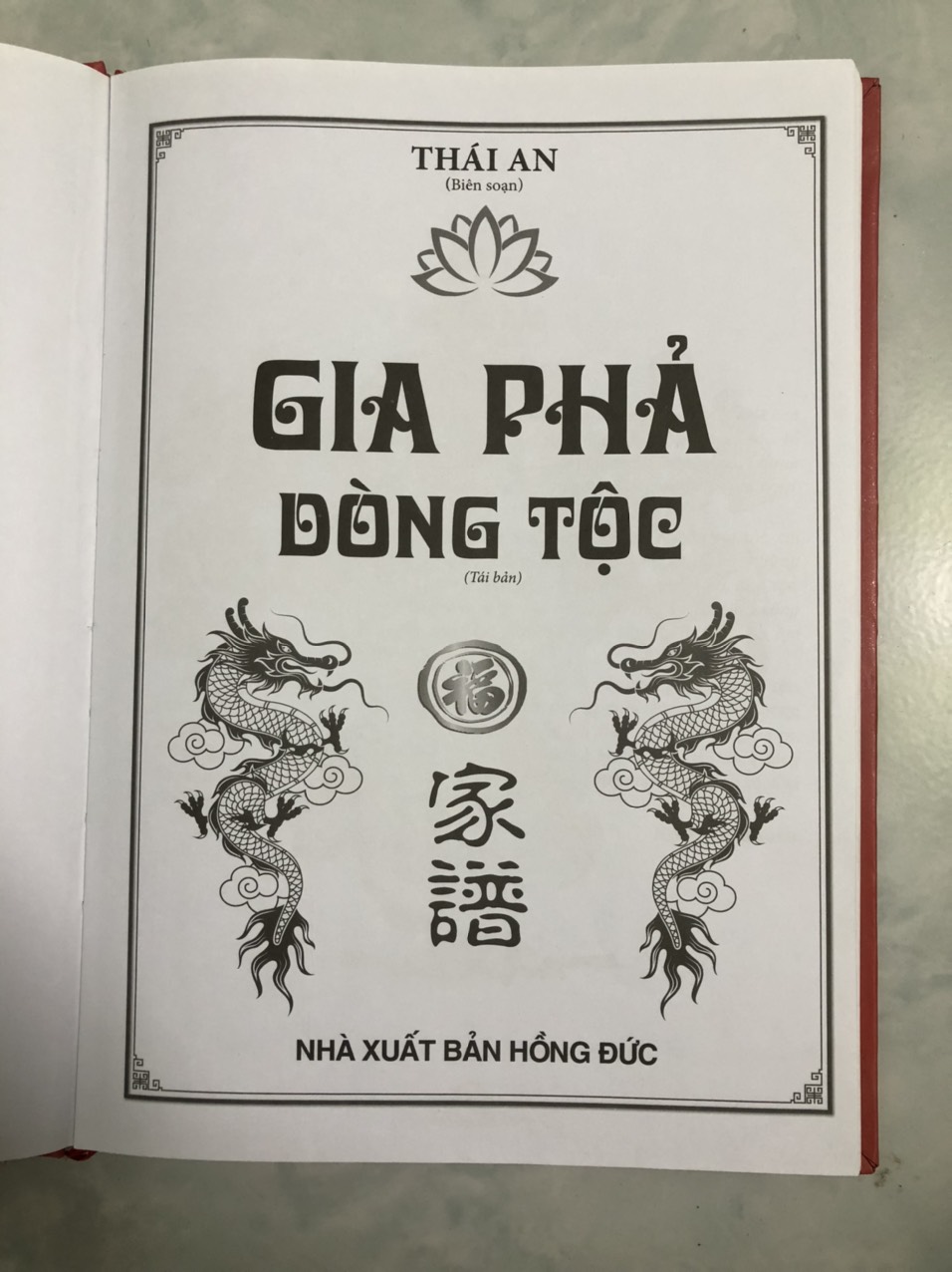 Gia Phả Dòng Tộc (Tái Bản)