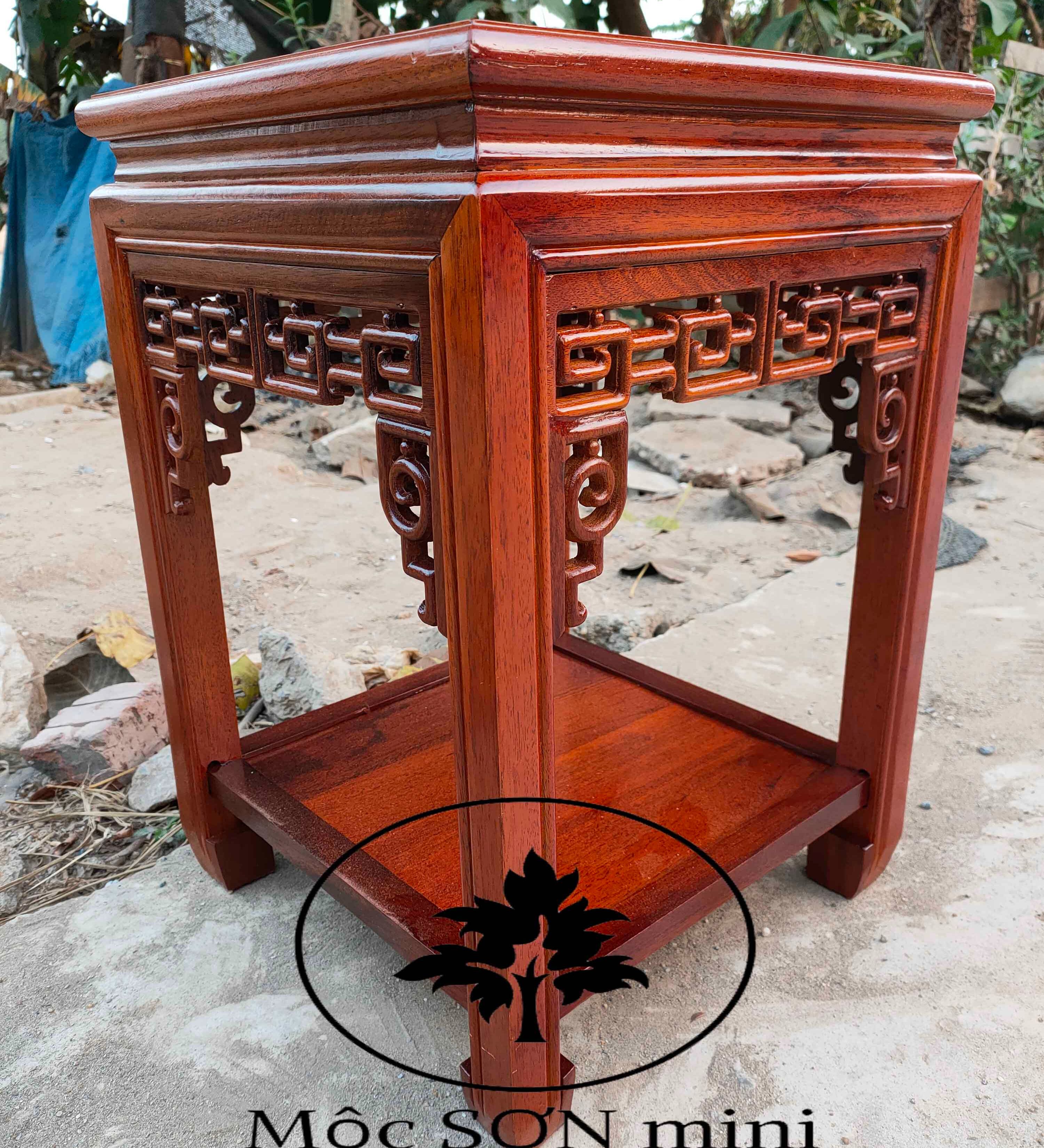 Đôn vuông đục chiện gỗ gụ,đôn vuông bày đồ,đế vuông đục chiện cỡ mặt 30cm có 5 cỡ cao 40,50,60,70,80
