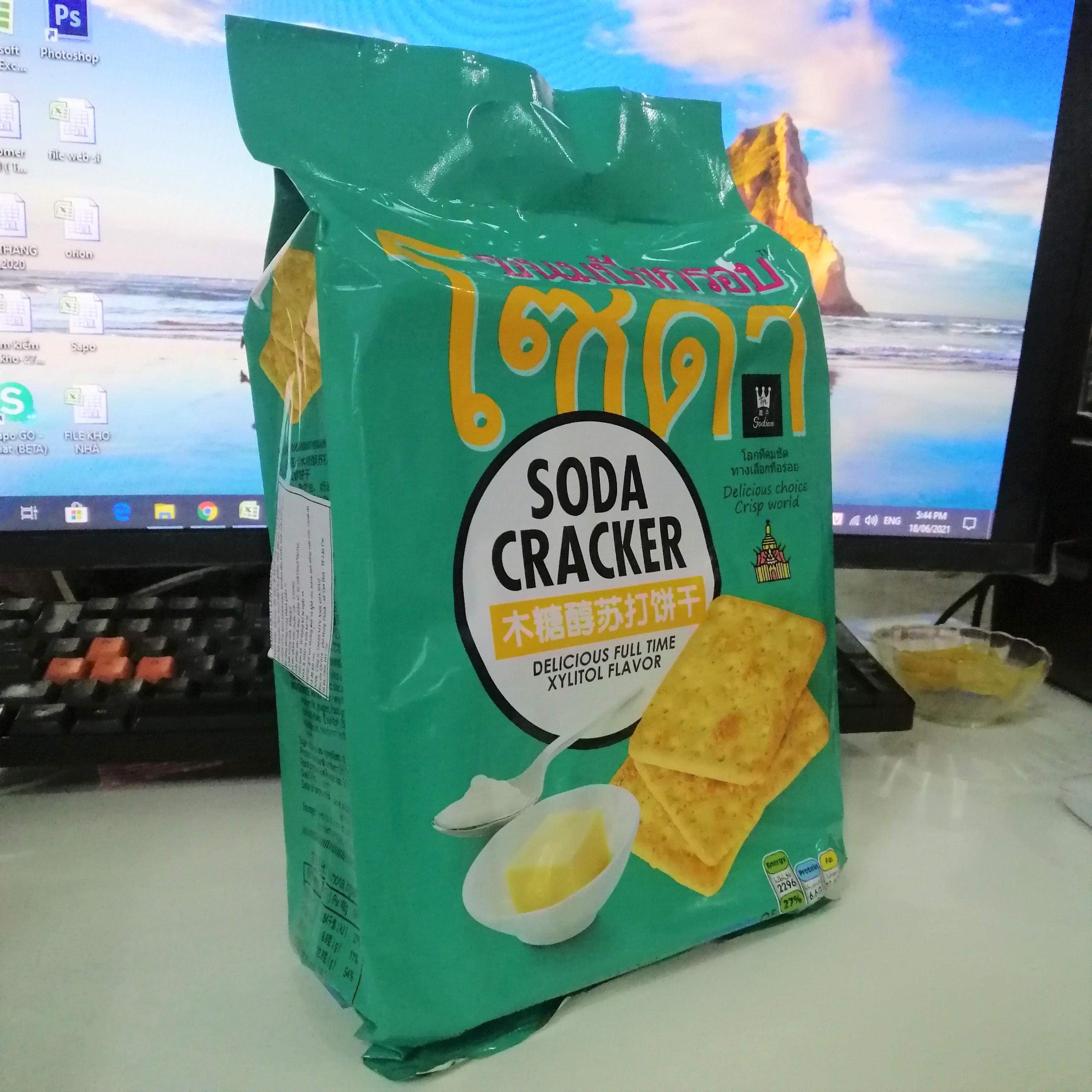 Bánh Quy Ăn Kiêng Soda Cracker Vị Xylitol (Gói 400g)