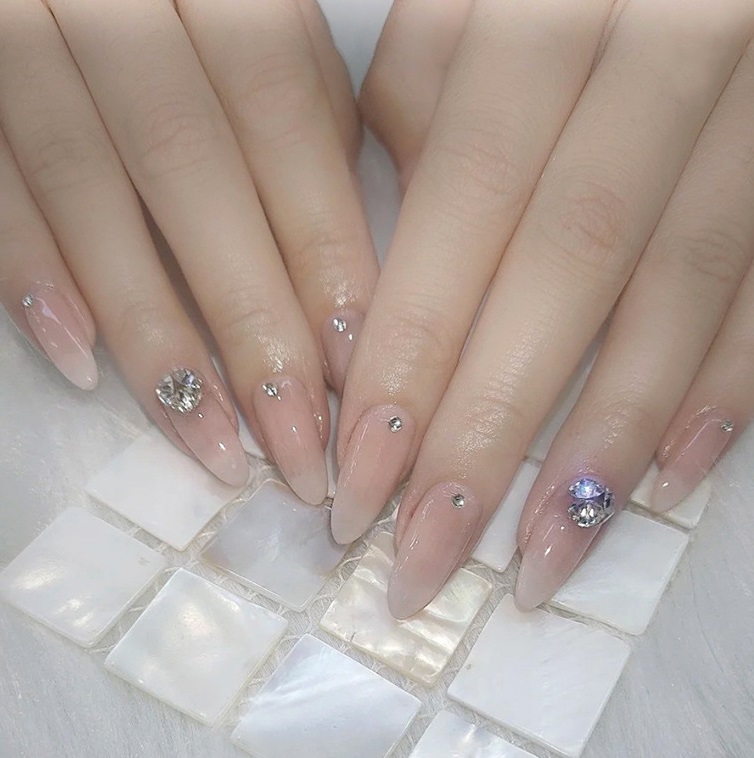 Bịch Đá Chân Nhọn Trắng Pha Lê Đính Móng