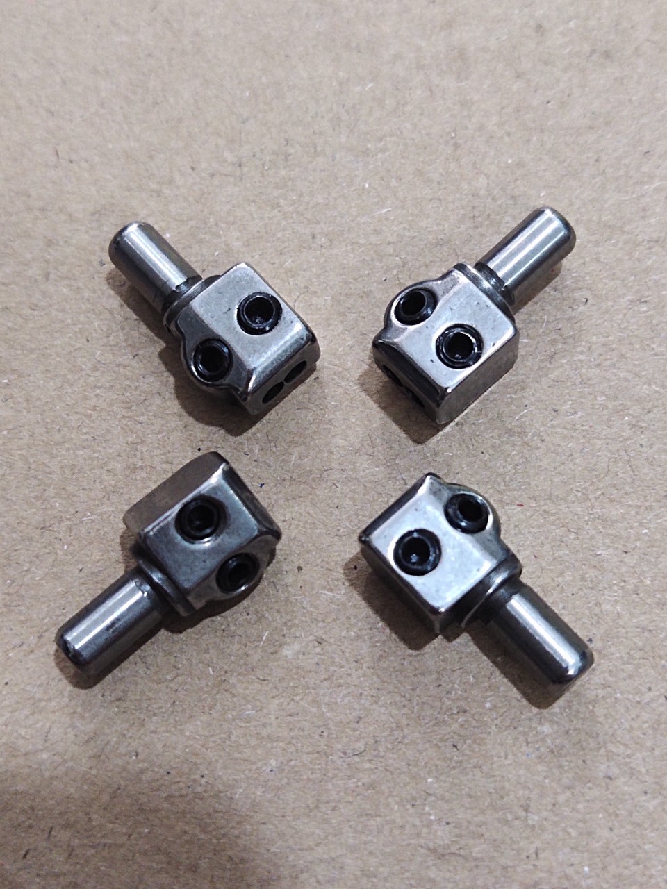 táo kim máy vắt sổ 4 chỉ sirubar tốt