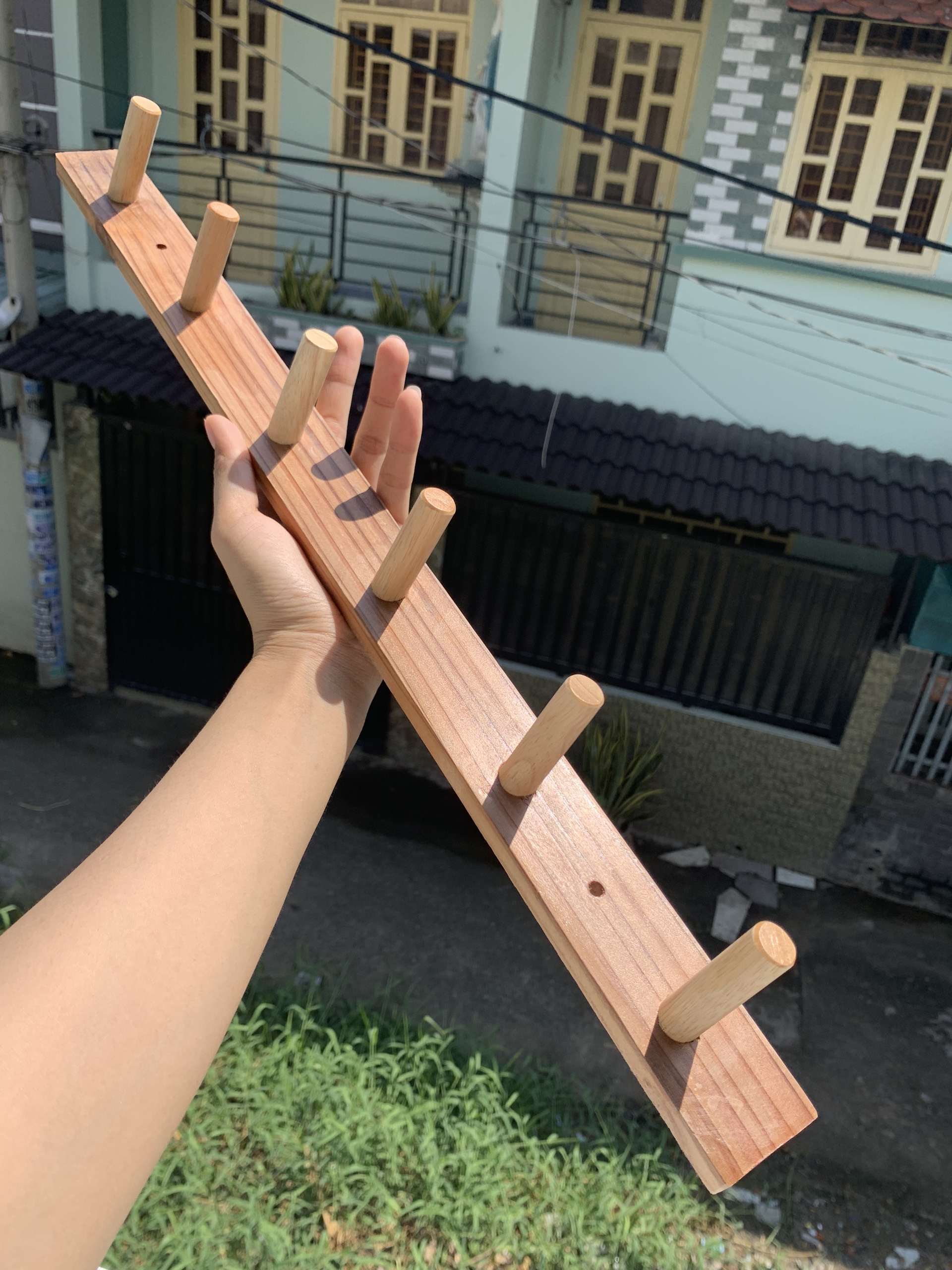 Móc Gỗ Gắn Tường 6 Móc Kèm Đinh Vít