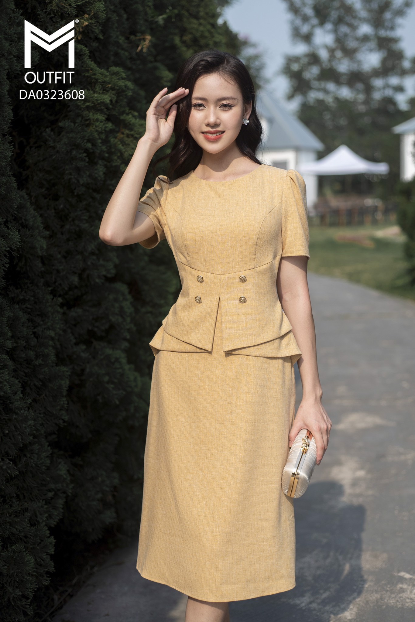 Đầm dáng xòe, tà bong đính cúc đá TT