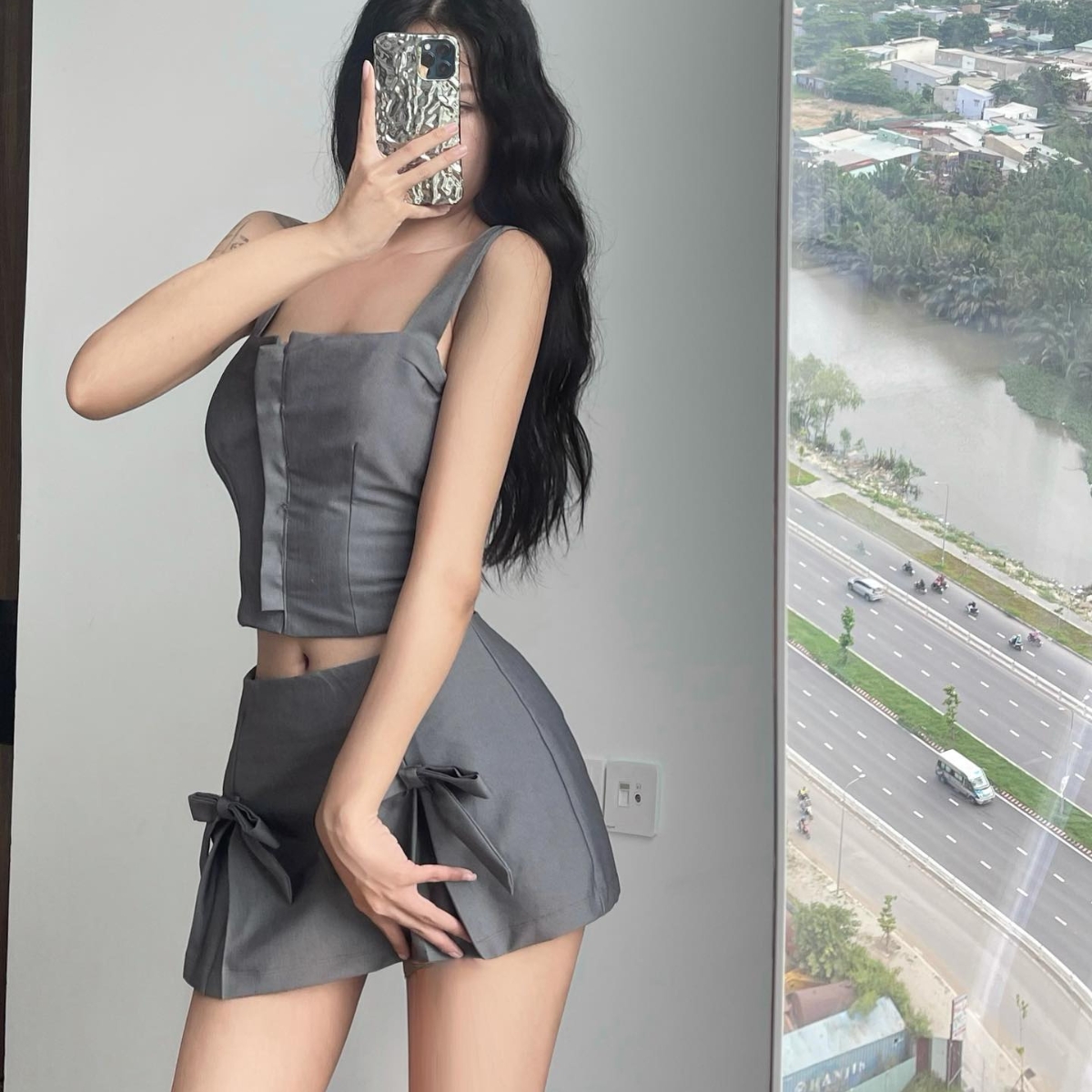 Chân Váy Cạp Trễ Xẻ Tà Đính 2 Nơ C084