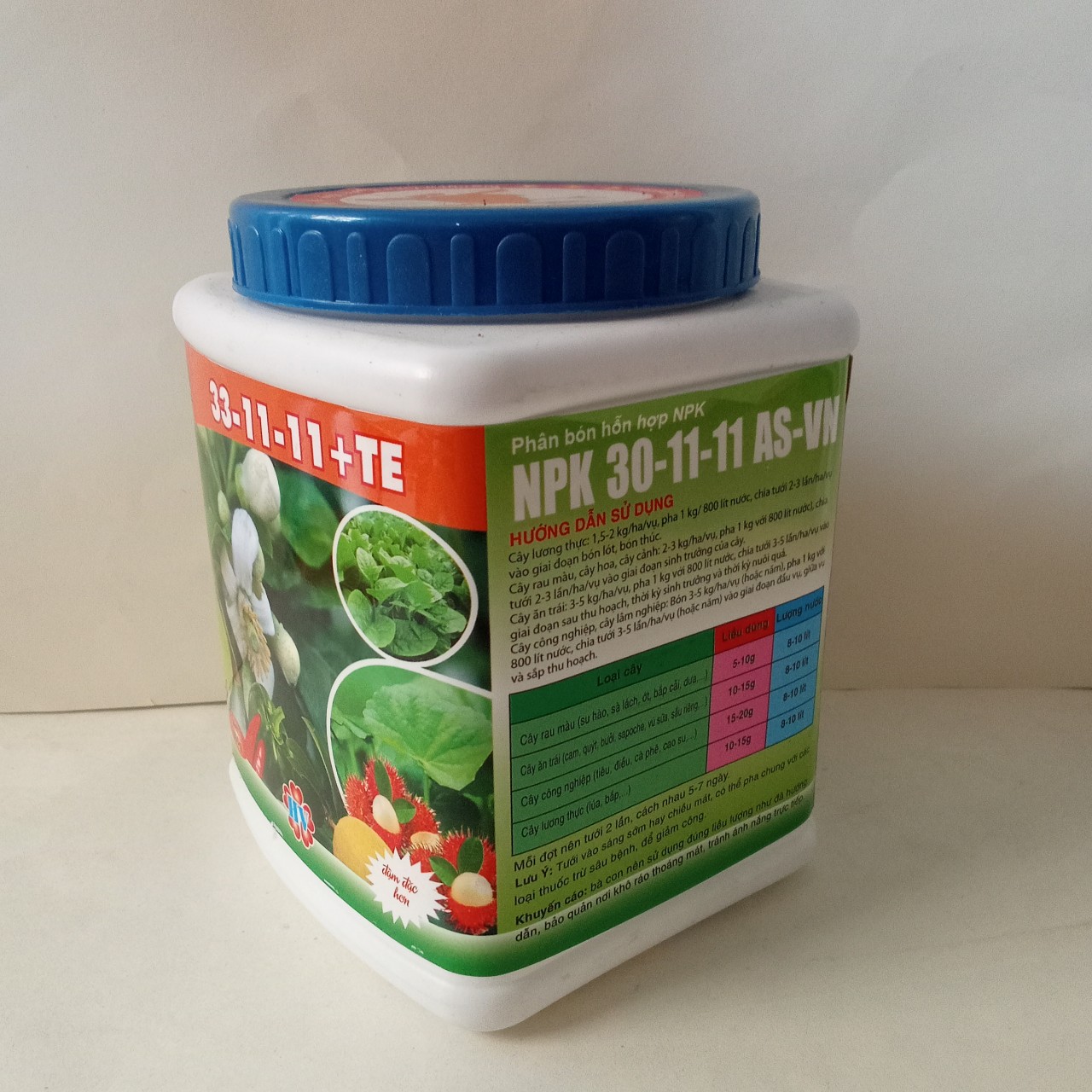 Phân bón lá NPK 30-11-11 + TE , Siêu tạo đọt , xanh lá , hộp 600 gram . dùng cho mọi cây trồng