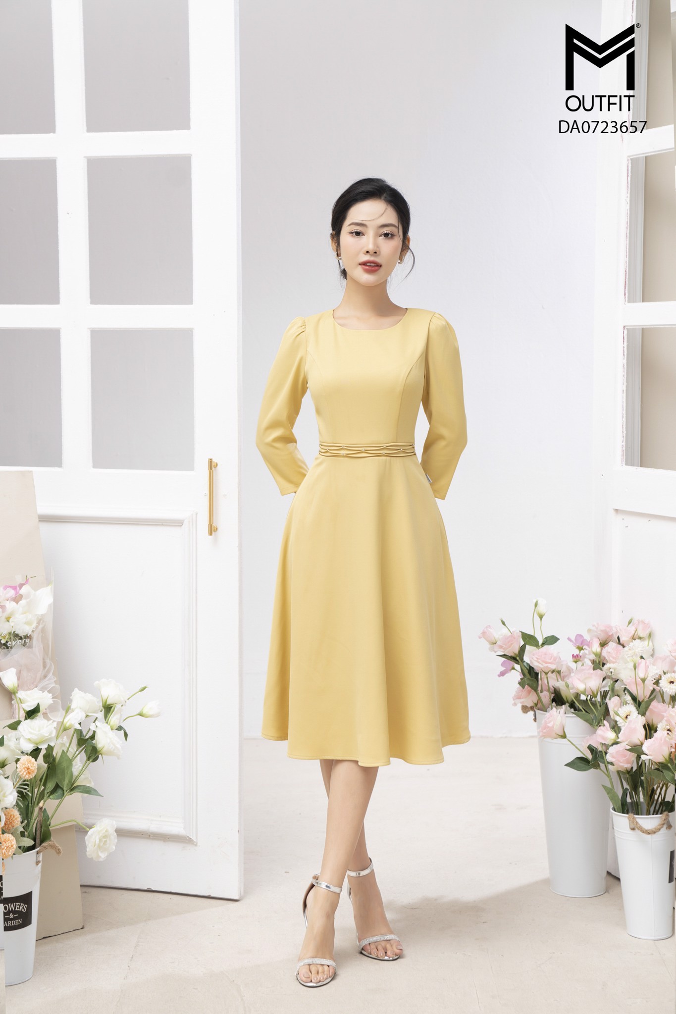 Đầm dáng xòe, tay lỡ đính đá TT