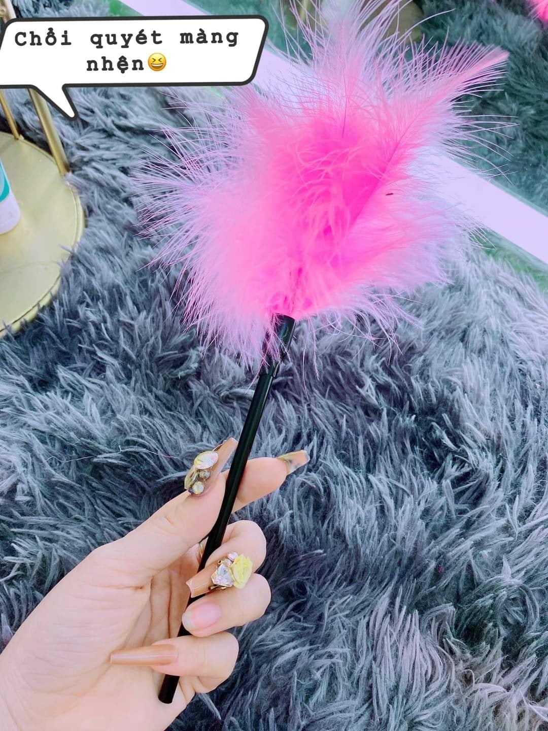 Chổi Lông Vũ Cosplay  Cao Cấp Màu Đen