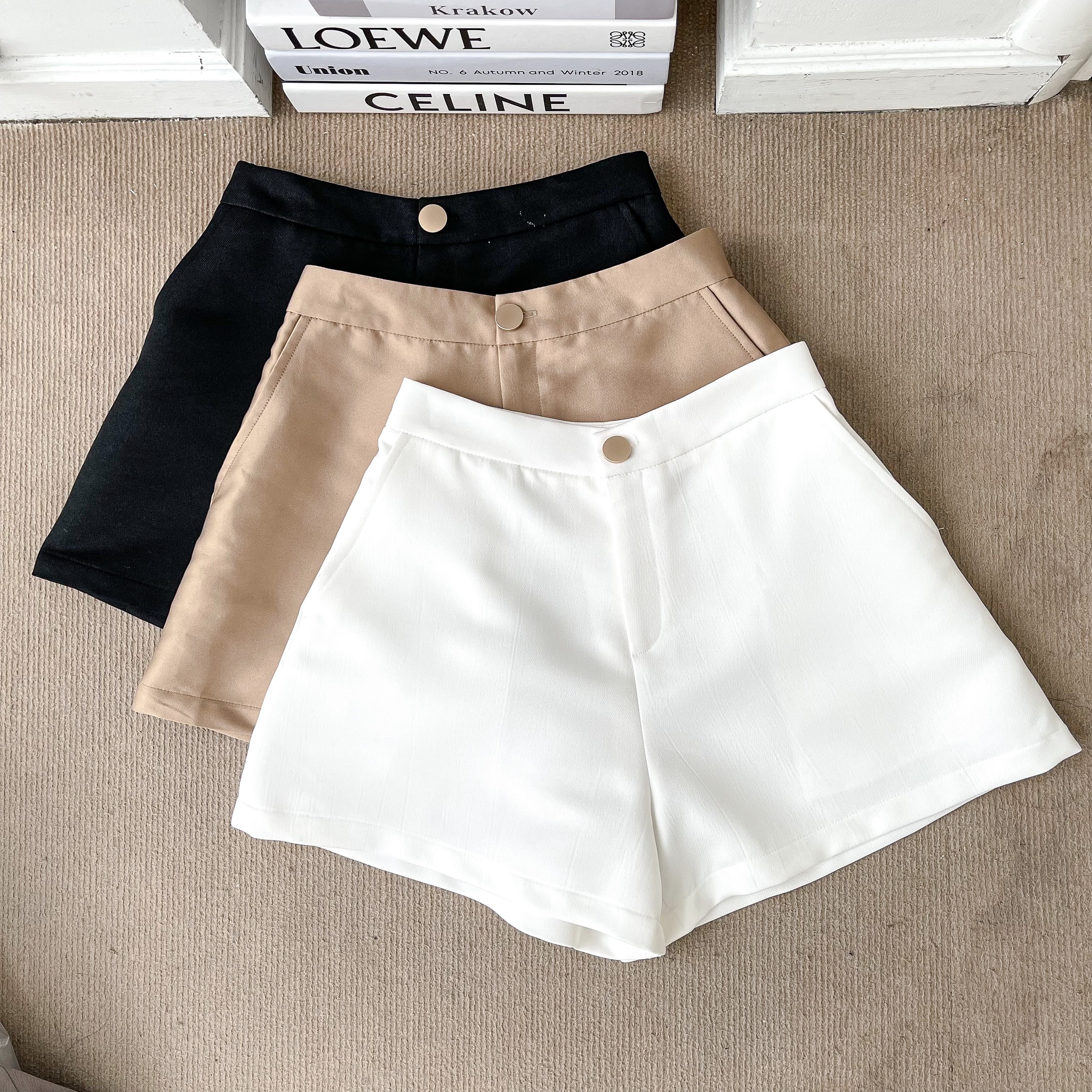 Quần short chất phi nút vàng , Peace House Clothing