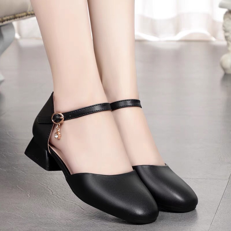 Giày Sandal Nữ 2p Mũi Vuông Dễ Đi E12
