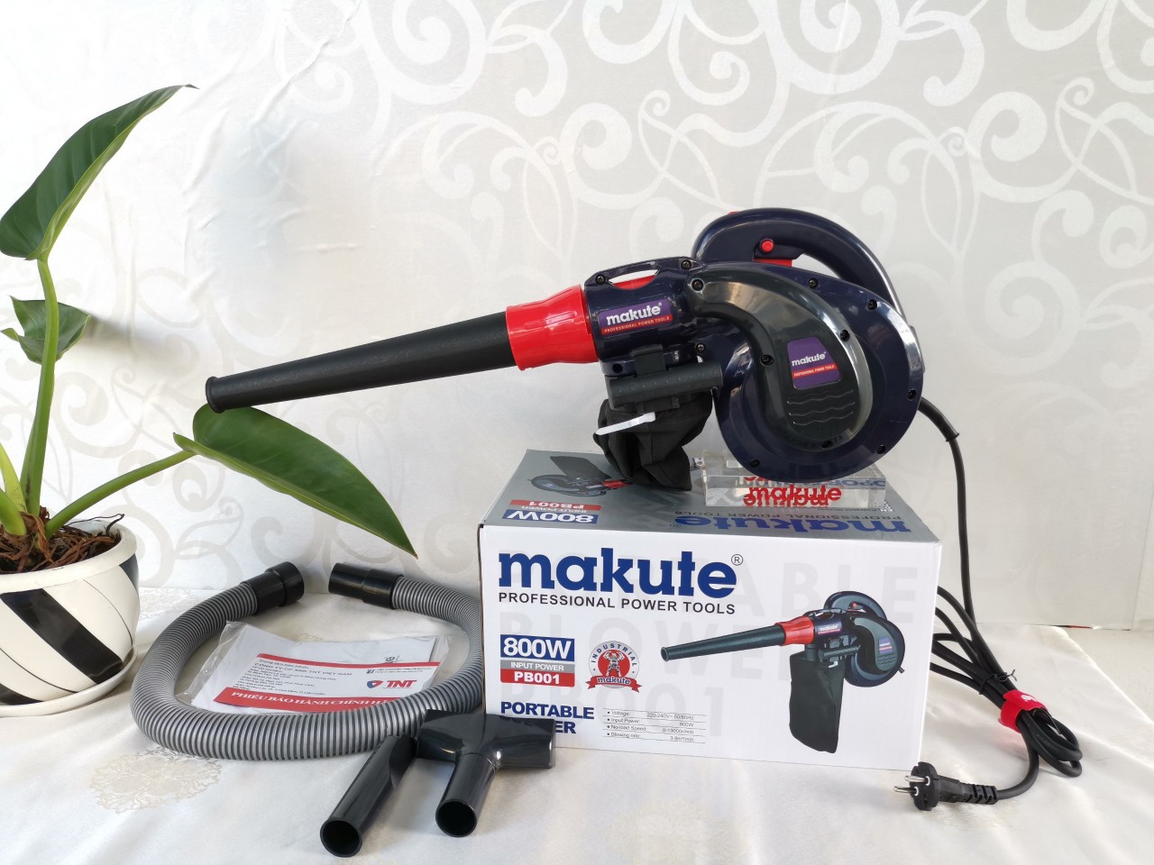 Máy Thổi bụi - Hút bụi PB001 Makute đầy đủ phụ kiện