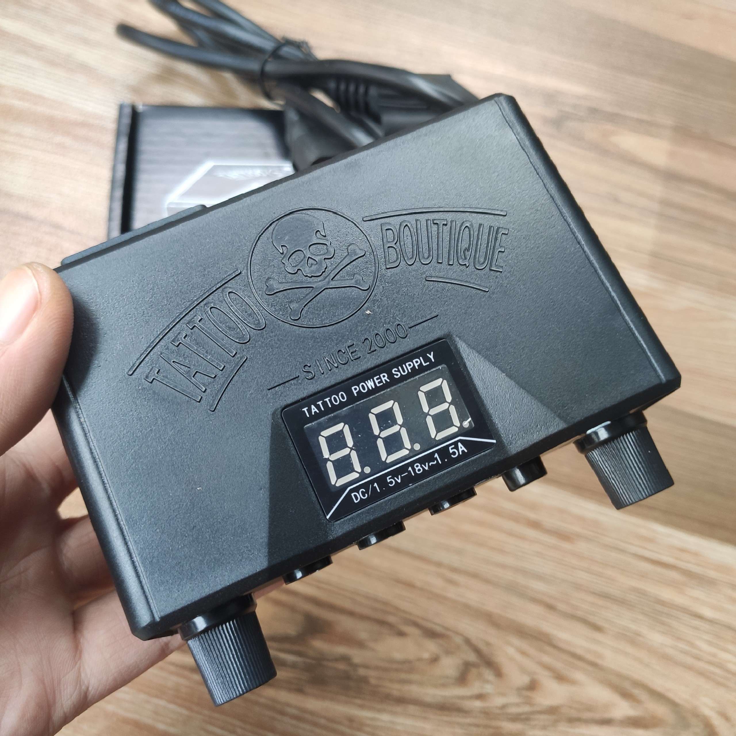 Nguồn Biến Áp mini 2 cổng Máy Xăm Tattoo Boutique màn hiển thị LCD - Hades Tattoo
