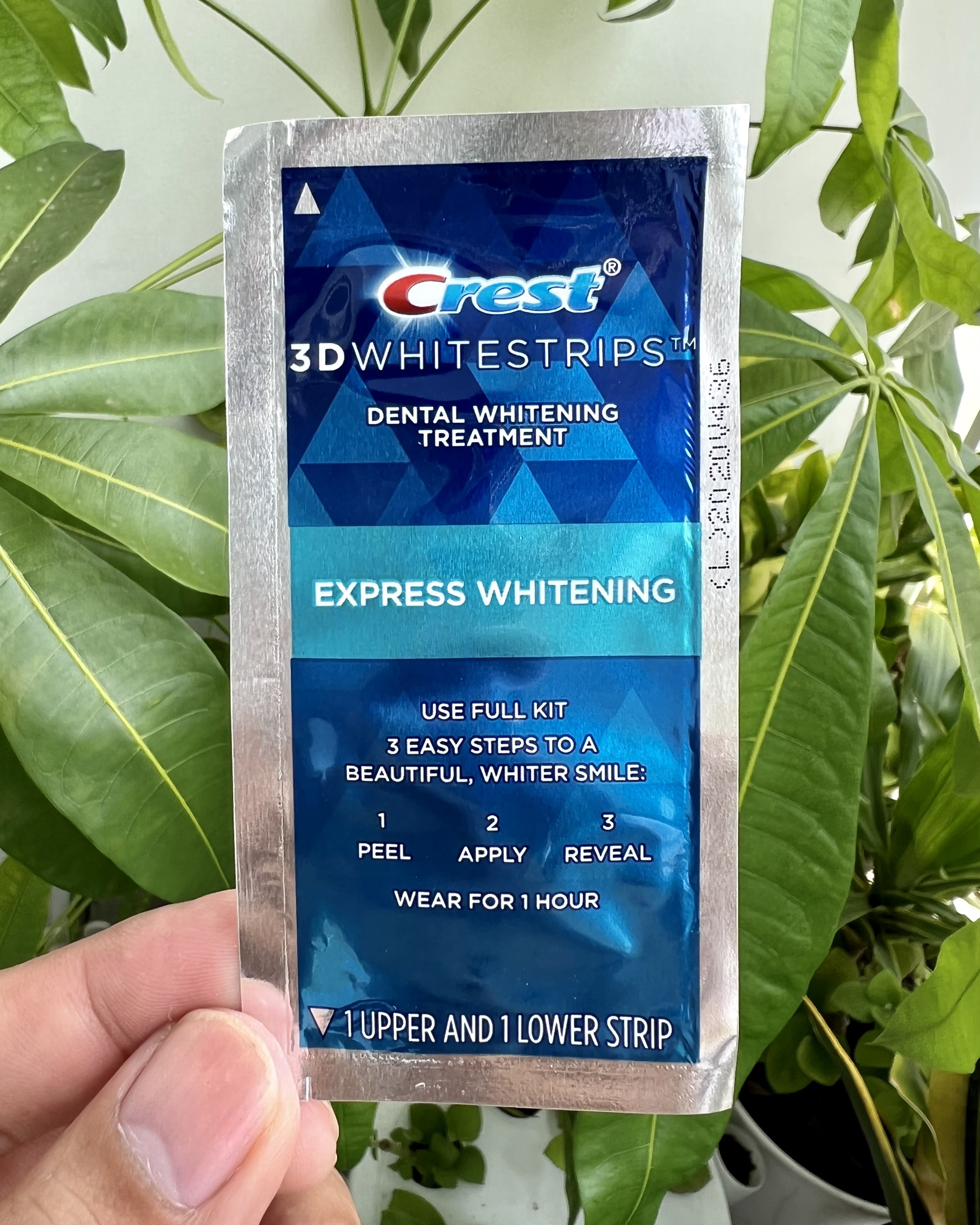 Miếng dán trắng răng Crest 3D Whitestrips/ Mỹ