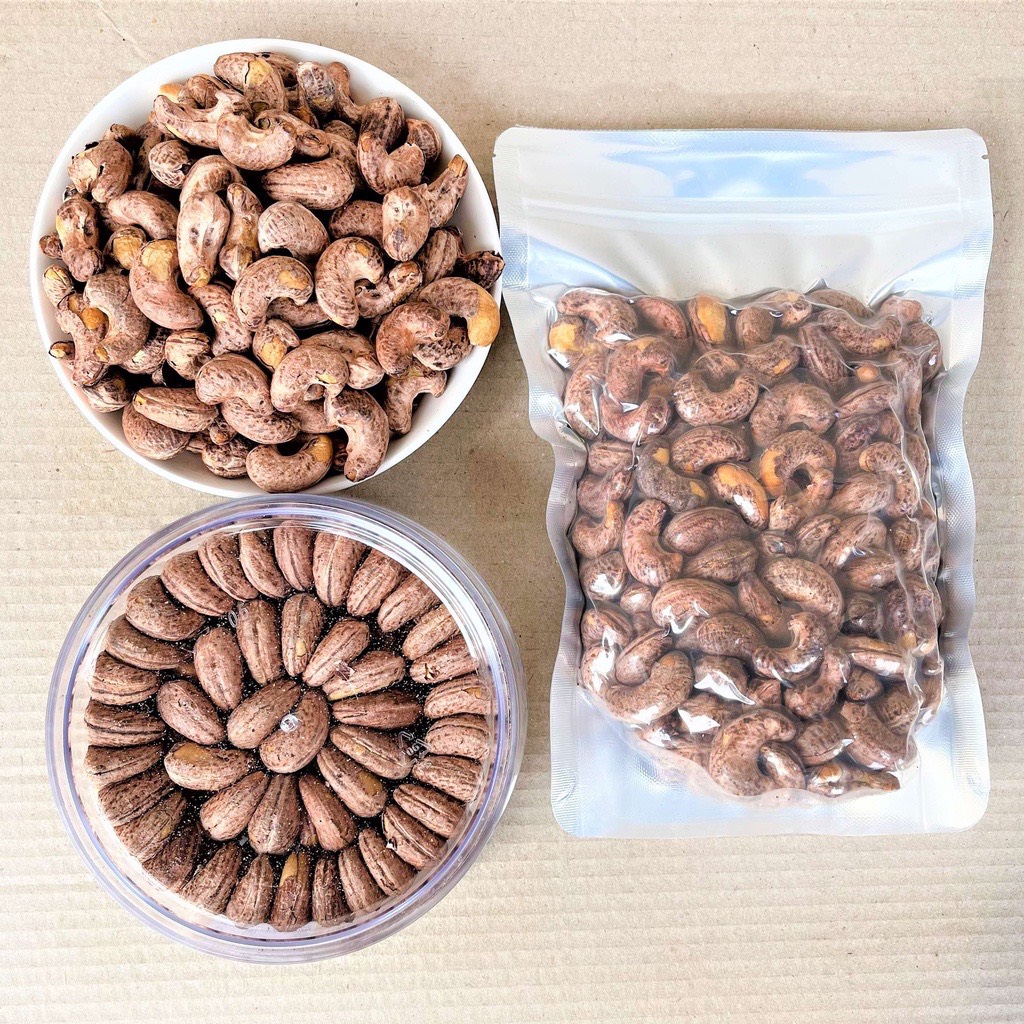 HẠT ĐIỀU RANG MUỐI CÒN VỎ LỤA - ĐIÈU XẾP HOA Lon 500.Gram