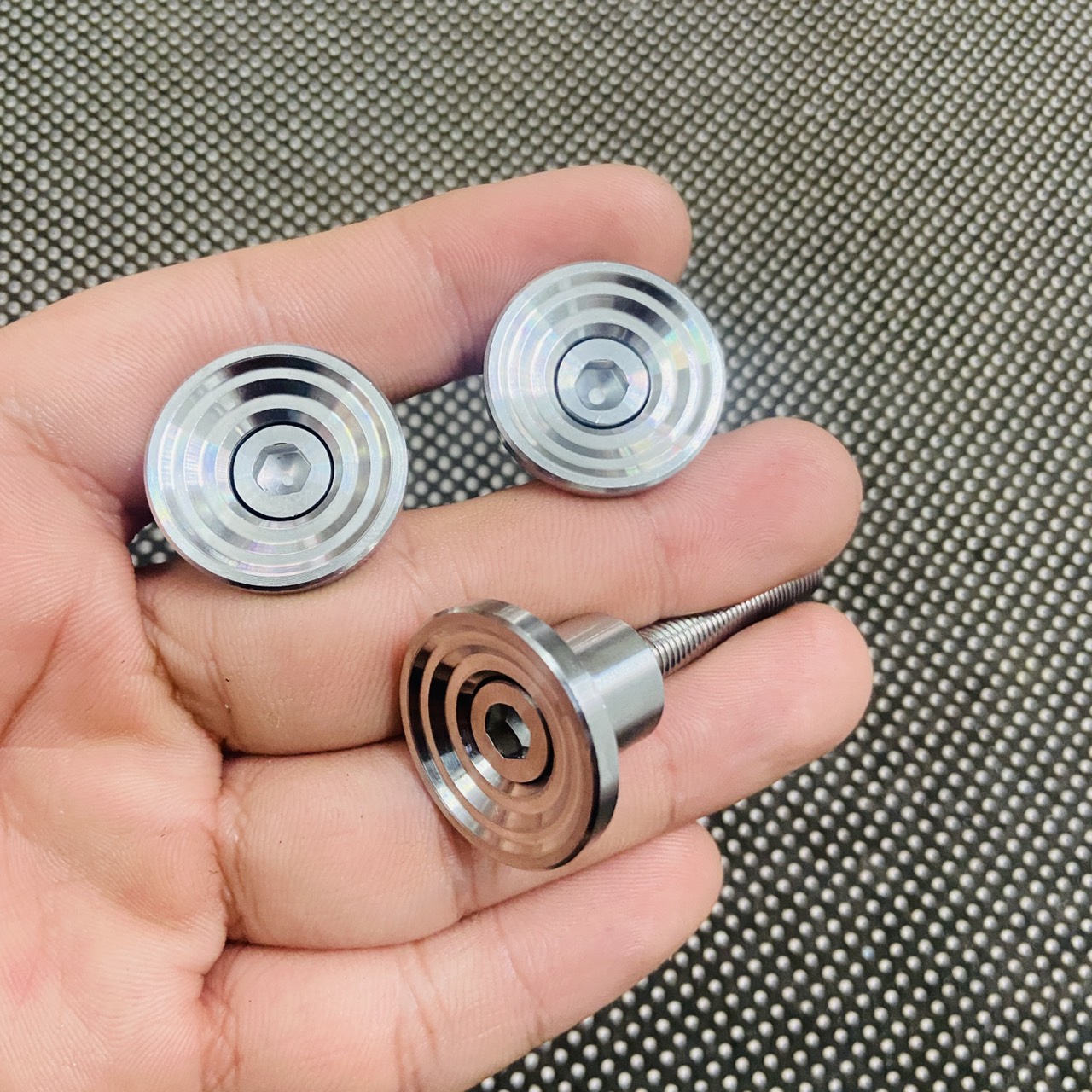 Bộ 3 ốc gắn rổ trước xe máy, ốc kiểu inox 304 sáng bóng gắn rổ trước các dòng xe wave, dream, sirius...