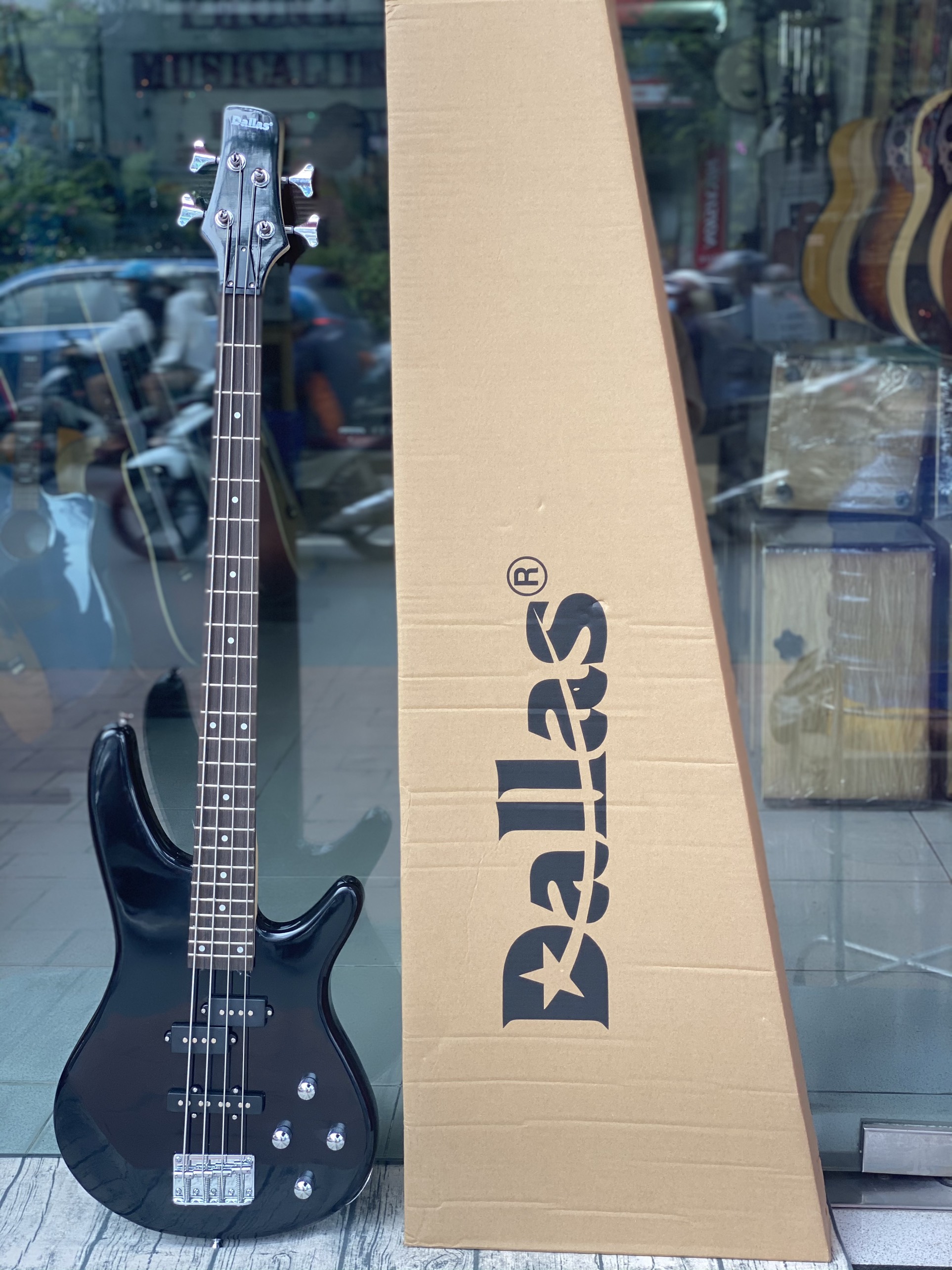 Đàn Guitar bass điện Dallas 3 mobin