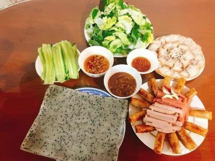 2.2kg BÁNH TRÁNG  MÈ ĐEN PHAN RANG - ( 1 XẤP 100 CÁI )