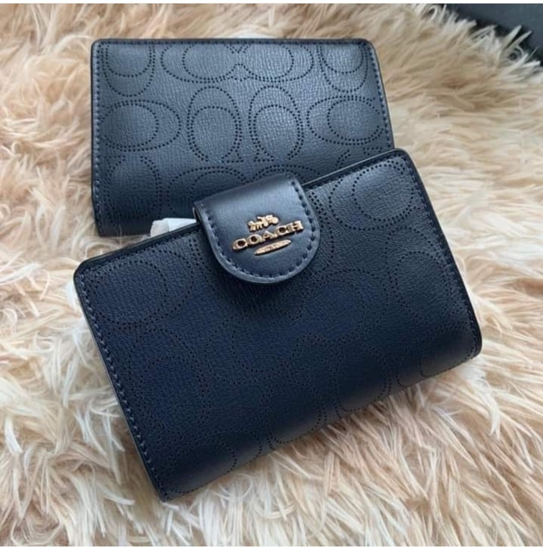 Guaranteed Coach Medium Corner Zip Women's Wallet In Signature Leather